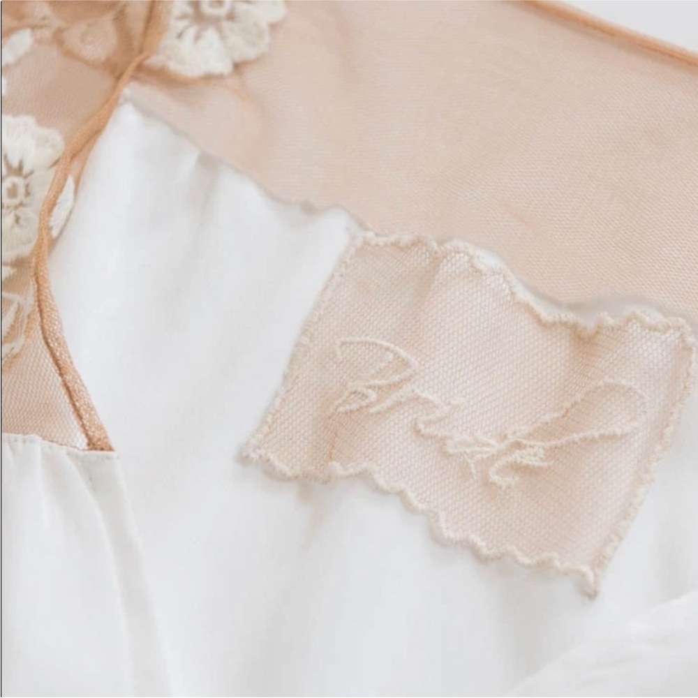 Hildy Bridal Robe And Chemise View 4